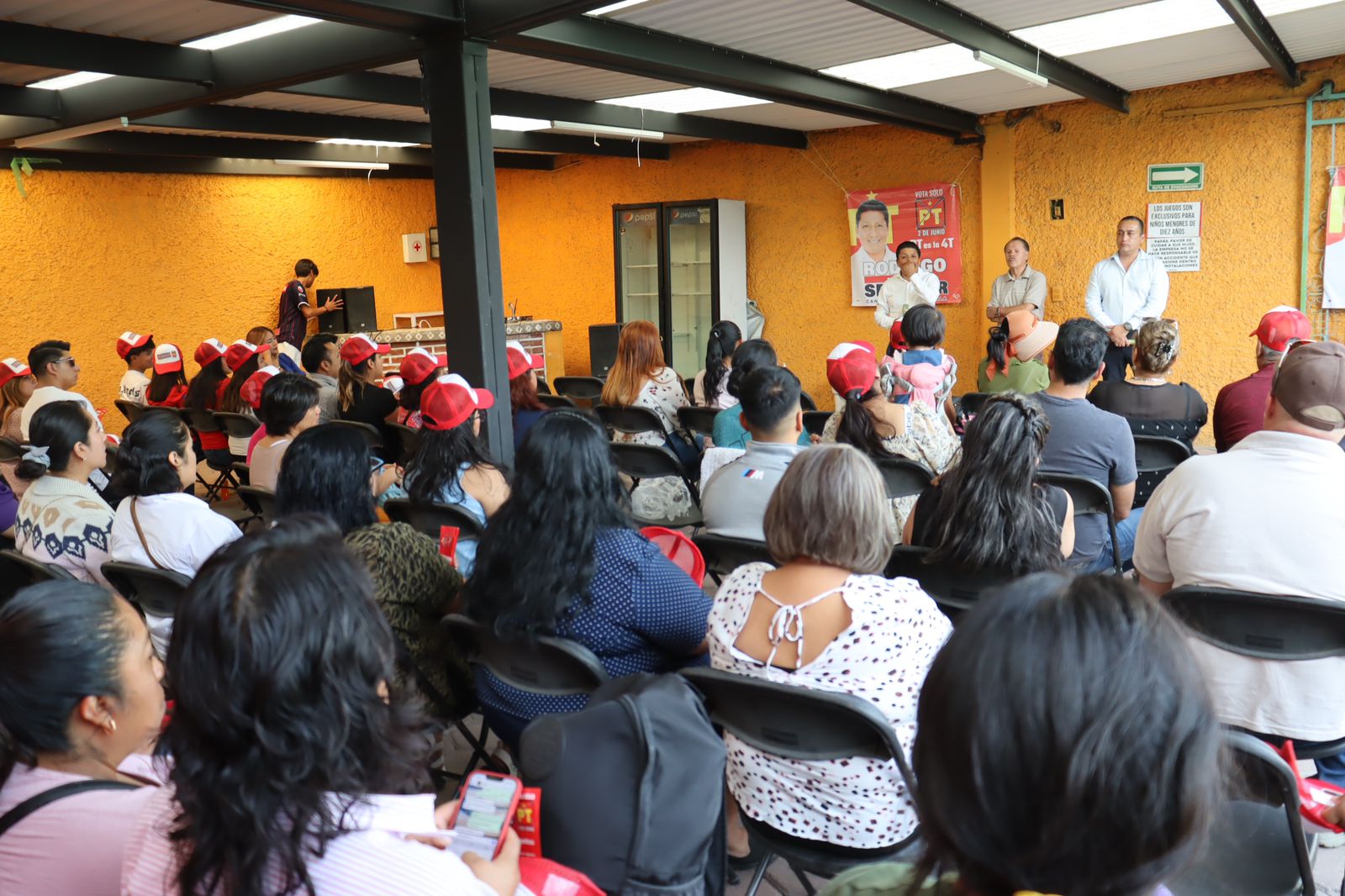 Impulsaré más becas para estudiantes: Rodrigo Cuahutle